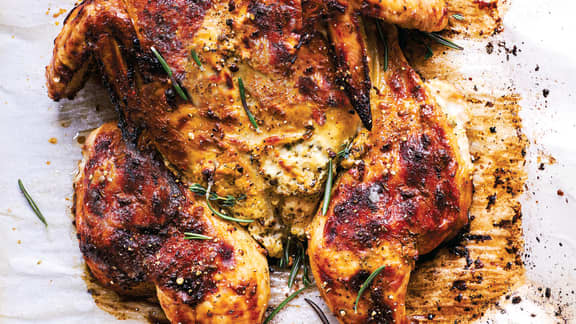 Poulet en crapaudine au fromage  de chèvre et aux fines herbes