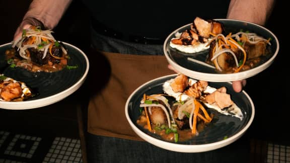 Ce restaurant se spécialise dans la viande fumée et son menu donne l'eau à la bouche