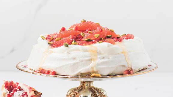 Pavlova au pamplemousse et à la grenade