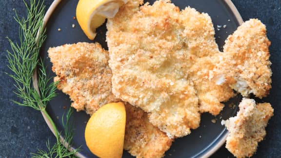 Schnitzels de morue avec sauce tartare épicée