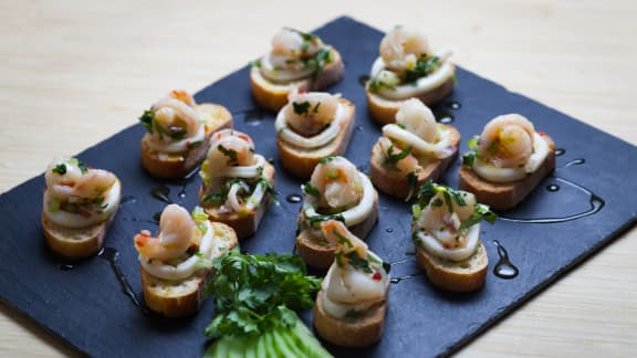 Crostini de calmars et crevettes