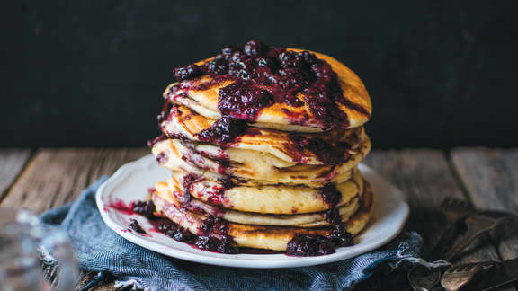 Samedi matin : Pancakes moelleux sauce aux petits fruits