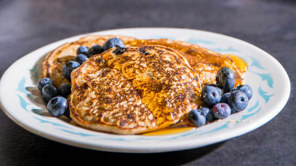 Pancakes à l'aquafaba et aux bleuets