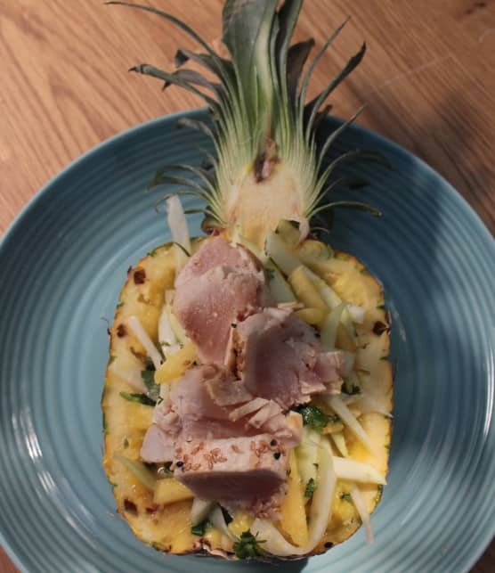 Tataki de thon au sésame, salade de papaye verte à l'ananas