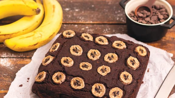 Carrés de brownies au chocolat, aux bananes et aux haricots blancs