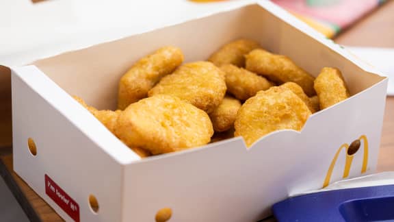 Cette épicerie propose des croquettes identiques à celles de chez McDo!