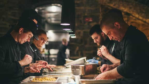 Guide Michelin Québec : la réaction touchante de Tanières3 en découvrant qu'ils obtiennent 2 étoiles