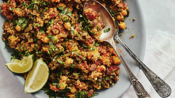 Casserole one pot de quinoa aux légumes épicés