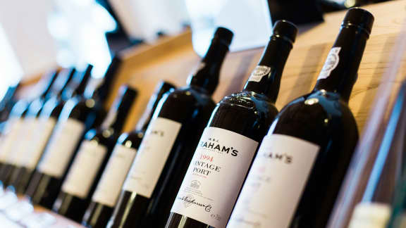 Combien y a-t-il de calories dans un verre de vin ?