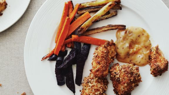 Jeudi : Croquettes de poulet & frites arc-en-ciel