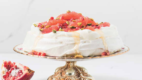 Pavlova au pamplemousse et à la grenade