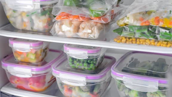 Voici pourquoi on ne devrait pas réutiliser nos plats en plastique
