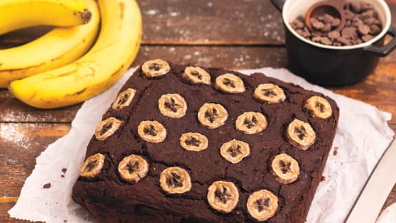 Carrés de brownies au chocolat, aux bananes et aux haricots blancstrop mûres