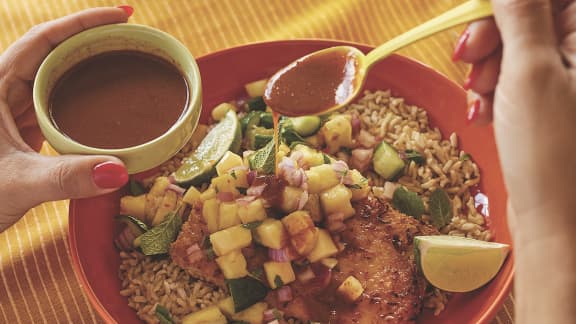 Tofu en croûte de noix de coco, salsa ananas et concombre