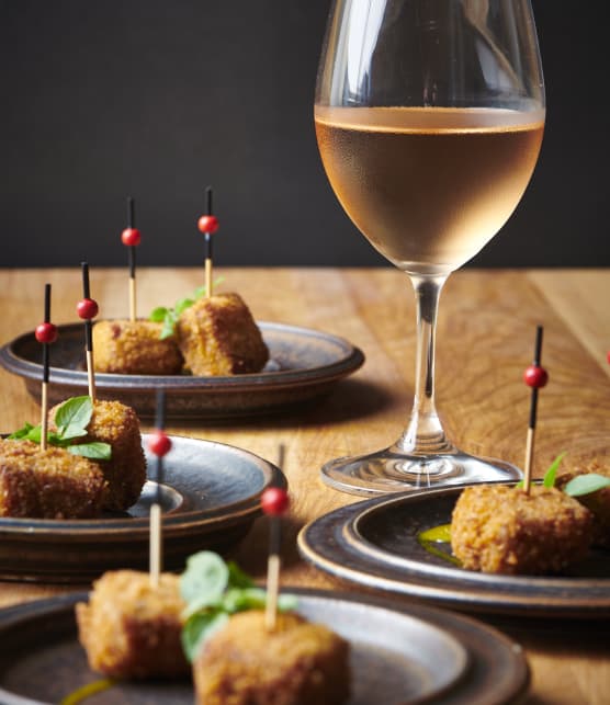 Croquettes de mozzarella et viande fumée, moutarde au miel