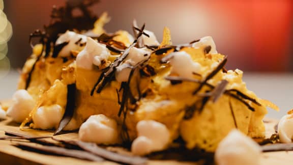 Voici la recette de bûche de Noël au gâteau aux fruits d'Ève-Marie Lortie et Bruno Marcil