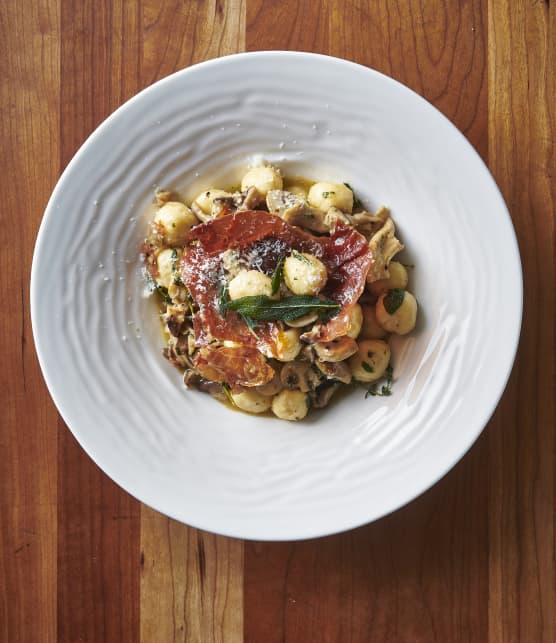 Gnudis aux champignons sauvages, sauce aux truffes