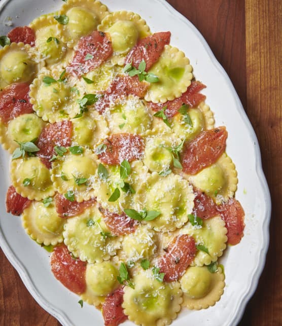 Raviolis fromage, tomates et basilic