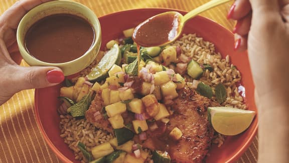 Tofu en croûte de noix de coco, salsa ananas et concombre