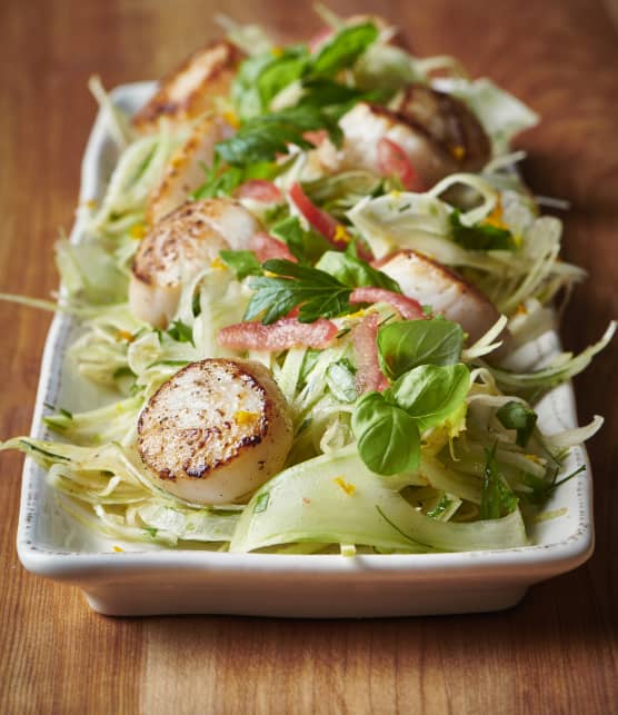 Pétoncles poêlés avec salade de pommes de fenouil