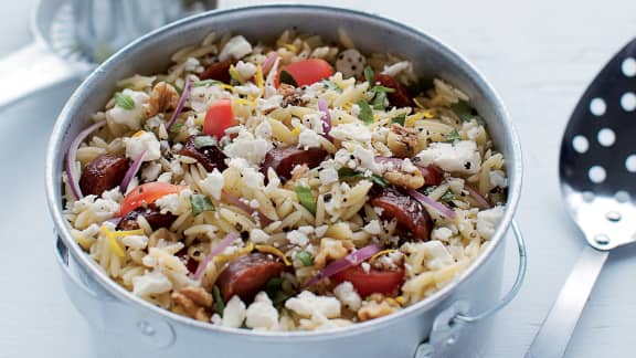 Salade d'orzo au chorizo et à la feta