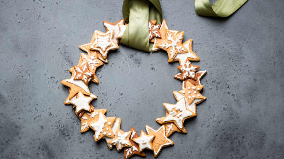 Couronne en petits biscuits de Noël