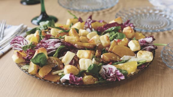 Samedi midi : Salade de betteraves et croûtons de halloumi à l’orange épicée