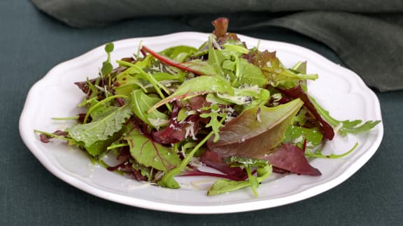 Salade verte et sa vinaigrette italienne