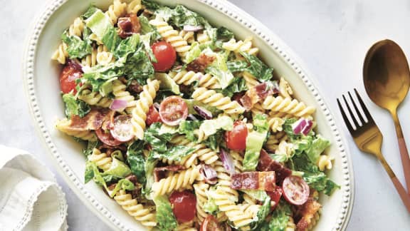 Salade de pâtes crémeuse BLT