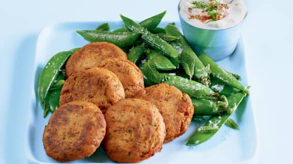Croquettes de poisson à la lime, crème sure épicée