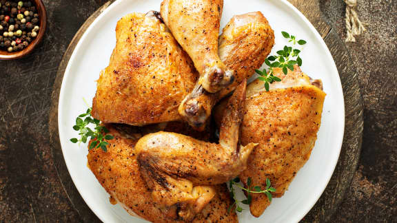 Quel est le temps de cuisson pour le poulet à la friteuse à air (air fryer) ?