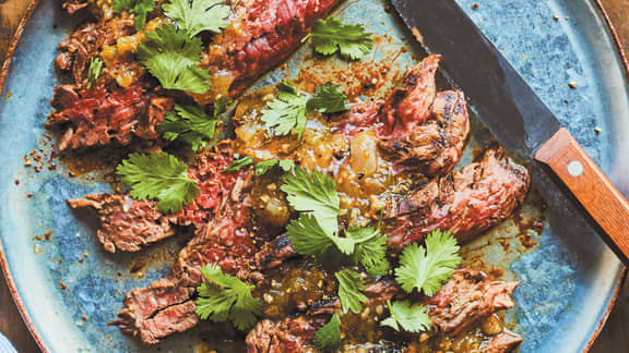 Bavette de boeuf à la salsa verde