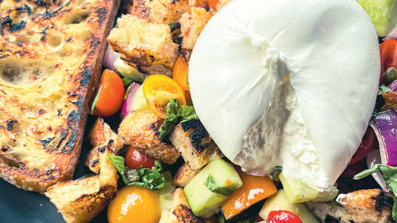 Mardi : Salade panzanella grillée et burrata