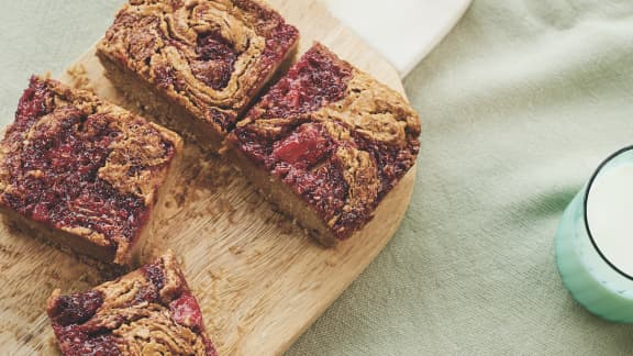Blondie aux haricots, au beurre d’arachide et à la confiture