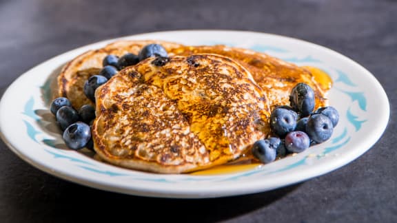 Pancakes à l'aquafaba et aux bleuets