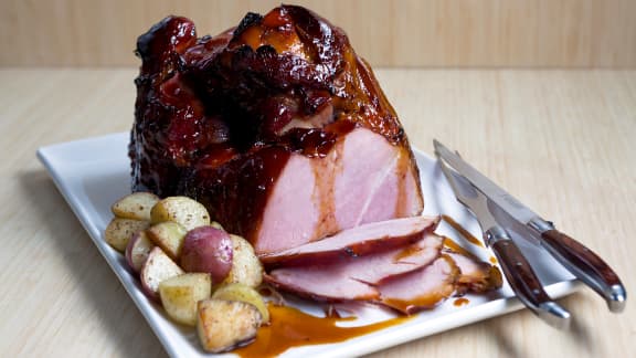 Jambon sur l’os laqué au sirop d’érable