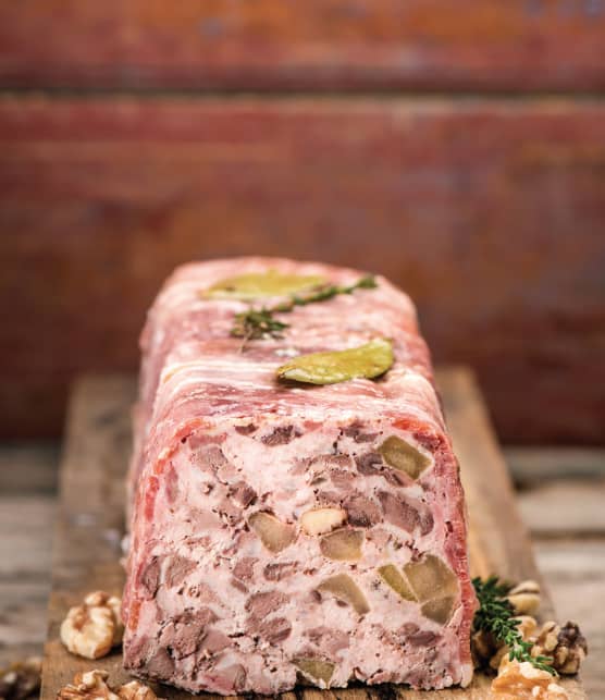 Terrine de lièvre aux pommes et aux noix de Grenoble