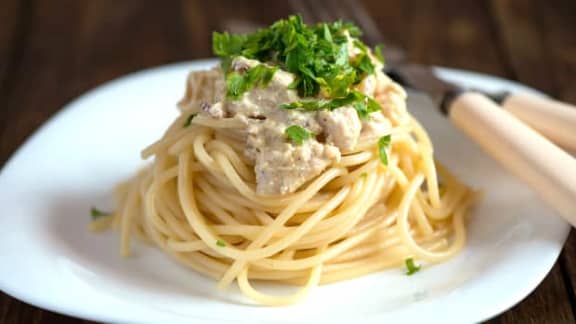 Spaghetti au poulet, citron, parmesan et persil