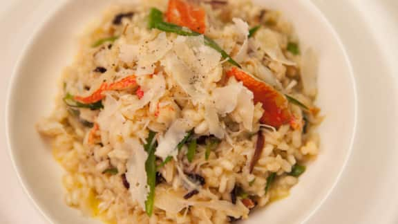 Risotto au crabe, radicchio et pois mange-tout