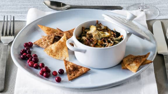 trempette d’épinards, d'artichauts et de chou frisé au fromage chaud