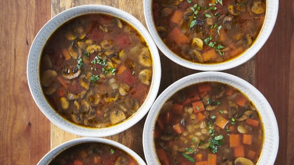 Soupe à l'orge et aux champignons