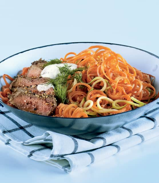 Bœuf aux spaghettis de carottes et de courgettes et sa sauce à l'aneth