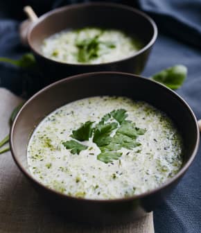 Sauce au yogourt, à la coriandre et à la lime