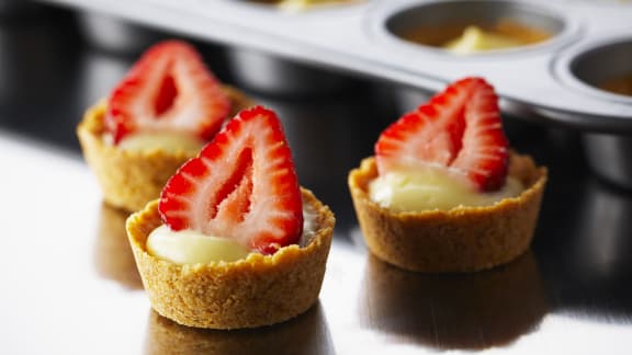 Mini-tartes à la fraise et à la crème pâtissière