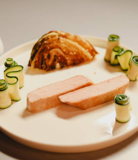 Porc, chou braisé, courgettes marinées, sauce moutarde et érable