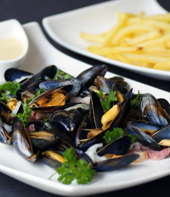 Les meilleurs restos pour manger des moules-frites à Montréal