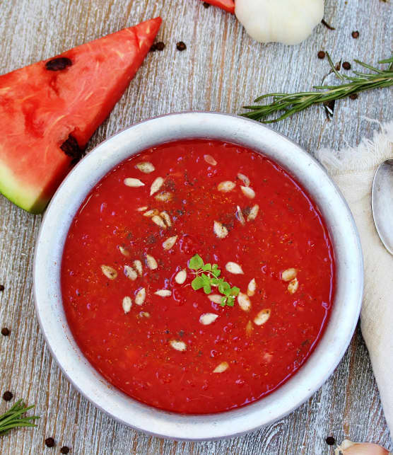 soupe froide de melon d’eau au basilic