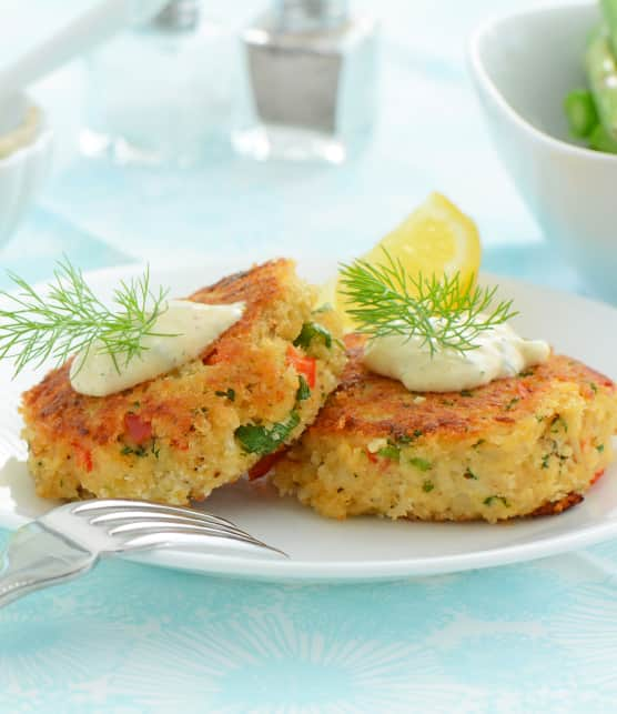 Crab cakes, sauce moutarde et avocat