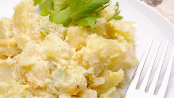 Salade de pomme de terre simple et rapide : Recette de Salade de