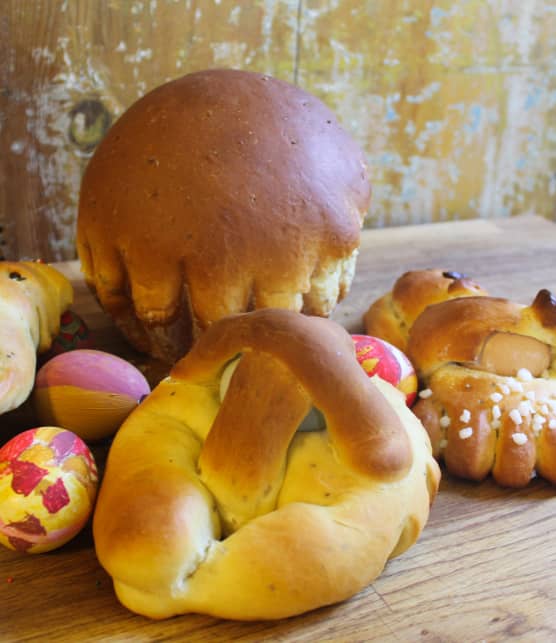 Brioches et pain brioché de Pâques